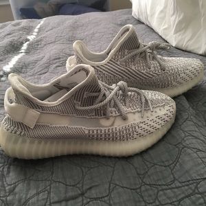 Yeezys Boost 350 V2 Static. BRAND NEW